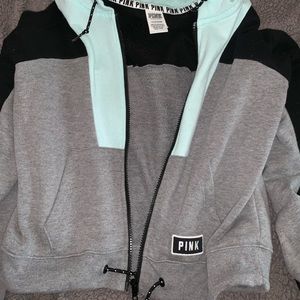 Cropped pink sweater